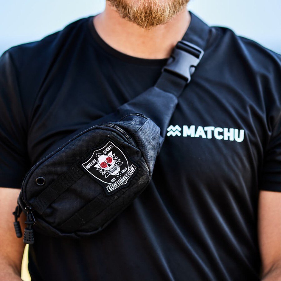 Wearing the MATCHU hip bag across the chest