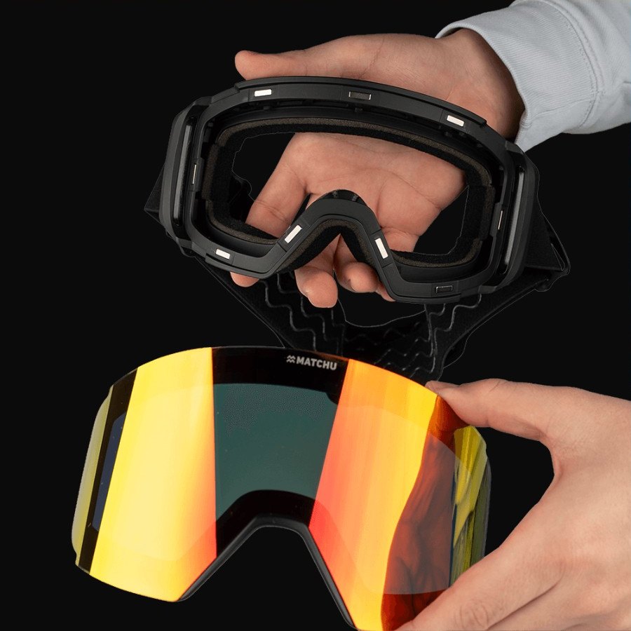 Clicking a new lens into the MATCHU goggle frame